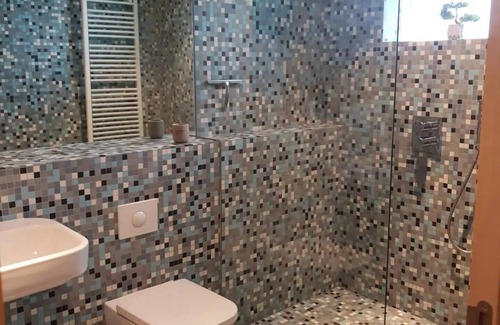 Haaleiti Apartment | Centrally located 2 person flat in a quiet neighbourhood