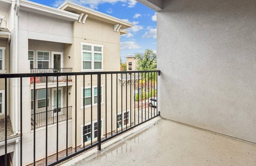 Chico Apartment | Centrally Located 2BR Unit Near CSUC + Pool