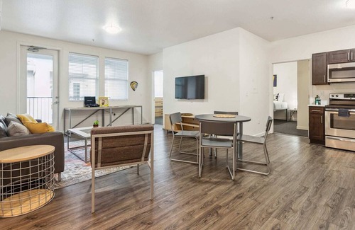 Chico Apartment | Centrally Located 2BR Unit Near CSUC + Pool