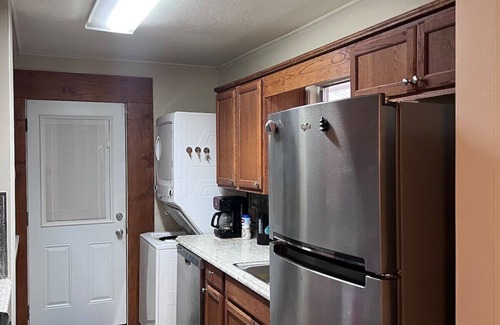McComb Apartment | Centrally located Cozy Mid-Century Home