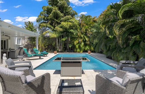 Coral Way Villa | Centrally located Home w/Pool & Gym