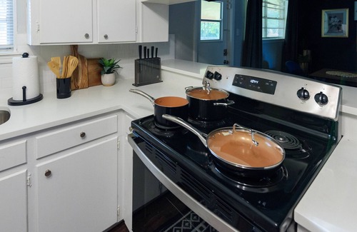 Mid City South House | ☑️ Centrally located ☑️ KING BEDS ☑️ Fast Wifi