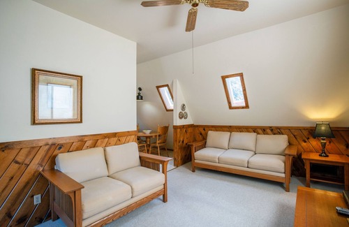 Atascadero Apartment | Centrally located to Wine Country along with a short Drive to the Ocean.