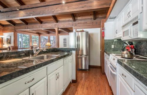 Tahoe Tavern House | Centrally Located Tahoe Taverns Condo, Close to Tahoe City & Skiing at Alpine and OV!
