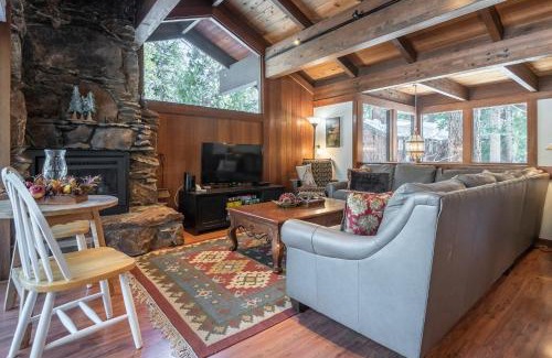 Tahoe Tavern House | Centrally Located Tahoe Taverns Condo, Close to Tahoe City & Skiing at Alpine and OV!