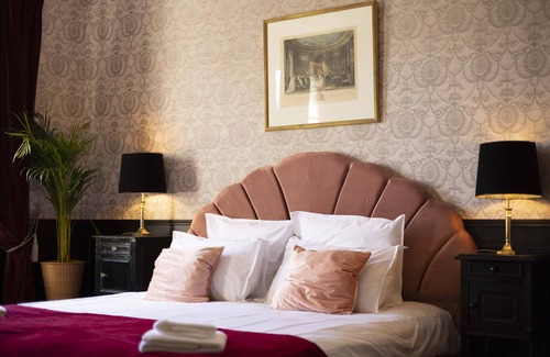Quesnoy-le-Montant Bed & Breakfast | Château Le Bas Bleu, Chambre Sarah Bernhardt