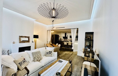 Hotel de Ville - Quinconces Apartment | Château Trompette Tourny
