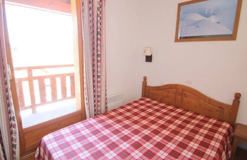 Puy-Saint-Vincent House | CH33PAE - TRIPLEX CHALET 4 BEDROOM, TERRACE AND BALCONY
