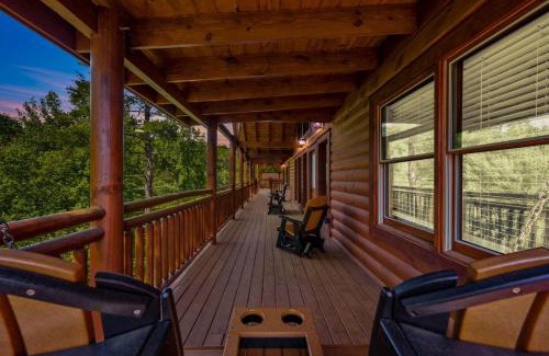 Caton House | Cha Chas Castle 8BR Sleeps 30 w Pool Jacuzzi