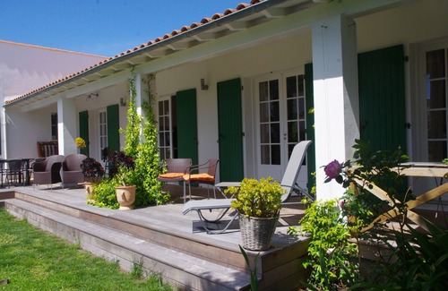 Saint-Clement-des-Baleines House | CHARMING, SPACIOUS and QUIET HOUSE 295 rue de la Digue - 17590 St Clément