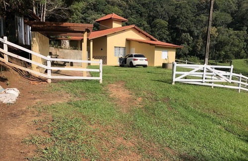 Sao Roque House | chacara for weekends and season, lakes, waterfall, with asphalted access
