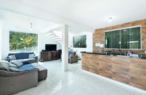 Mairinque House | Chacara Pet-Friendly c Piscina, Jogos e Wi-fi