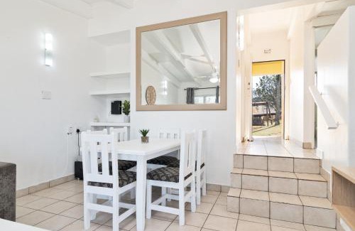 Shaka's Rock Apartment | Chakas Rock Chalets 22
