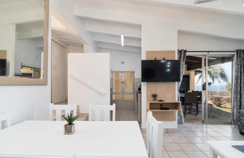 Shaka's Rock Apartment | Chakas Rock Chalets 22