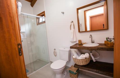 Estaleiro House | Chalé com Churrasqueira a 5min da Praia Estaleiro