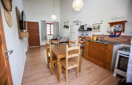 Estaleiro House | Chalé com Churrasqueira a 5min da Praia Estaleiro