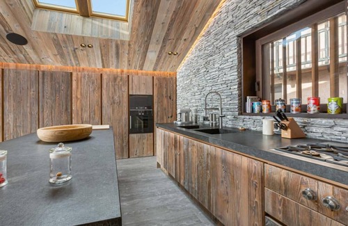 Beranger Ski Chalet | Chalet, view panoramic, sauna, terrace, fireplace or stove, parking, tv, ski locker, 180m²