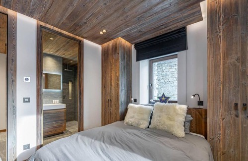 Beranger Ski Chalet | Chalet, view panoramic, sauna, terrace, fireplace or stove, parking, tv, ski locker, 180m²