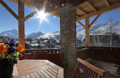 Mont-de-Lans Ski Chalet | Chalet 12 people, beautiful view, outdoor spa, close to the slopes