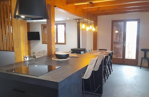 Arc-1800 Ski Chalet | Chalet, 2nd floor, view valley, terrace, fireplace or stove, tv, 100m², Les Arcs