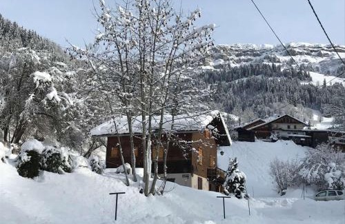Beaufort Ski Chalet | Chalet 3* à Arêches, 100m², 8 pers, 4 ch, Pied des Pistes, Cheminée, Terrasse, Wifi - FR-1-342-246