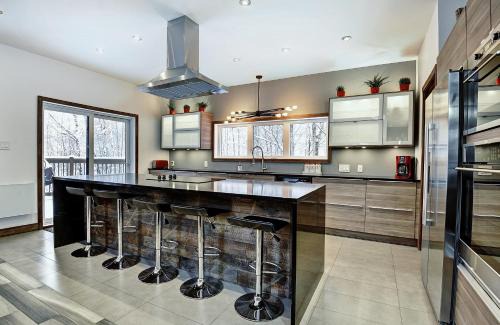 Stoneham Ski Chalet | Chalet 30 Chemin des Skieurs by Chalets Alpins
