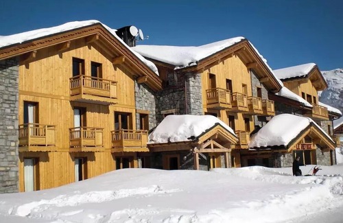 Les Eucherts Apartment | Chalet Altitude - Chalet Résidence Le Refuge * - 4 Room Apartment 6/8 People