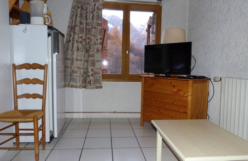 Puy-Saint-Vincent Apartment | Chalet apartment surrounded by nature 1500m 50m from the slopes and shuttle