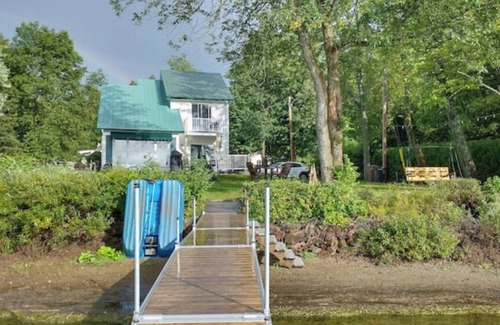 Asbestos Ski Chalet | Chalet Au Quai des 3 Lacs. Waterfront with SPA at Val des Sources.