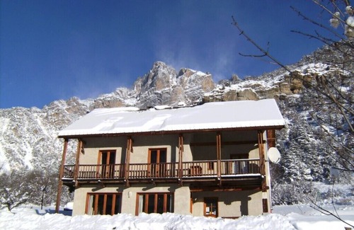 Les Vigneaux Ski Chalet | Chalet Avec Vues a 360 Degree sur les Montagnes Environnantes