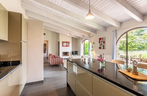 Trequanda Ski Chalet | Chalet "Basilico' with Shared Pool, Private Terrace & Wi-Fi
