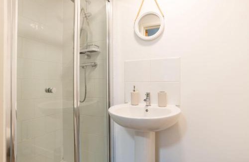 Helford Passage Ski Chalet | Chalet Bushwood Lodge by Interhome