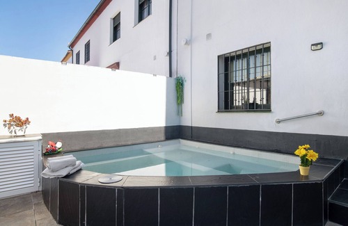 Ronda House | Chalet 'Casa Mia' Exterior Jacuzzi with Private Terrace, Private Garden and Wi-Fi