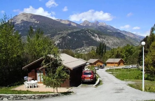Guillestre Ski Chalet | Chalet 'confort' with upper floor sleeps 6