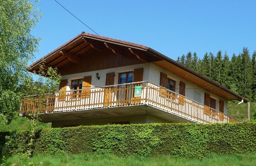 Rochesson Cottage | Chalet confortable près de Gérardmer avec cheminée, WiFi et garage, idéal pour familles et groupes