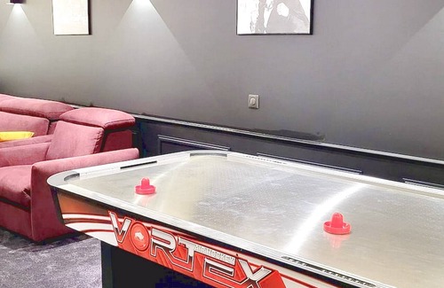 La Perriere Cottage | Chalet Courchevel 5 min from Alpinium gondola and slopes inside pool sauna