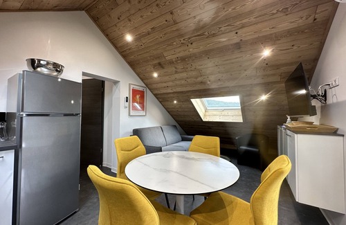Gerardmer Ski Chalet | CHALET DJANGO, LAKE VIEW, AIR-CONDITIONED, BALCONY, MOTORCYCLE ROOM, SLEEPS 4, GERARDMER