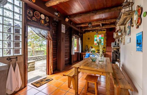 Porto Moniz House | Chalet do Monte no Porto Moniz by Homie
