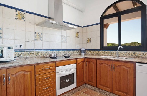 Conil de la Frontera House | Chalet El Huerto – Only for Families, Close to the Sea, with Pool and Wi-Fi