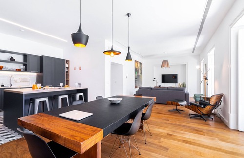 Estoril Ski Chalet | Chalet Estoril Luxury perfect for Family & Friends