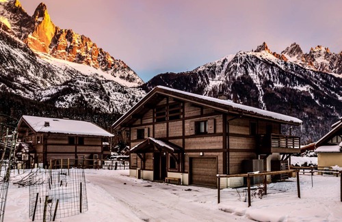 Les Tines Ski Chalet | Chalet Etoile: lovely brand new four bedroom chalet