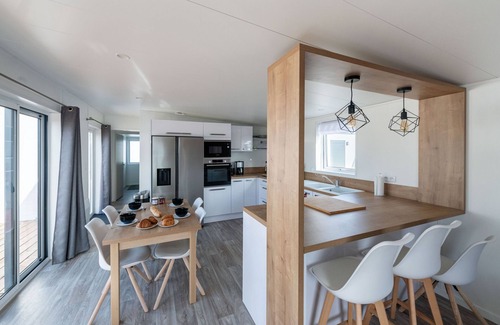 Bretignolles-sur-Mer Ski Chalet | Chalet for 6 in a residence with swimming pool