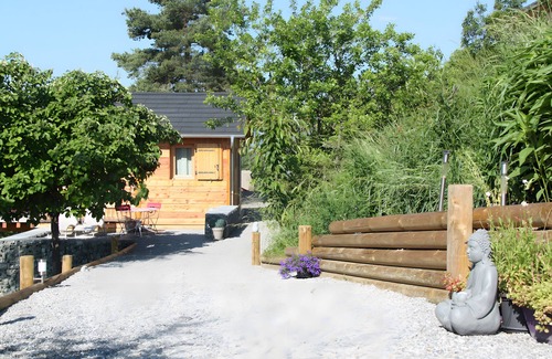 Saint-Jean-Saint-Nicolas Ski Chalet | Chalet 'Shangri-la' with Mountain View, Private Garden and Wi-Fi