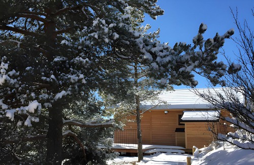 Saint-Jean-Saint-Nicolas Ski Chalet | Chalet 'Mini Samsara' with Mountain View, Balcony and Wi-Fi
