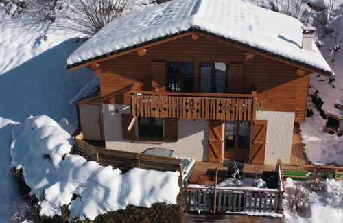 Thones Ski Chalet | Chalet Haute Savoie sauna jacuzzi private Quiet comfort wifi domaine du fraizier