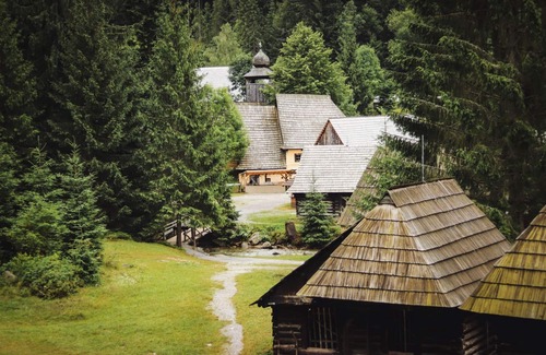 Smizany Ski Chalet | Chalet Horáren - Five Bedroom Chalet, Sleeps 25