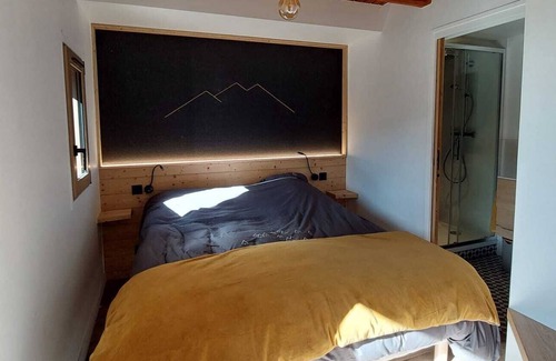 Plagne 1800 Ski Chalet | Chalet in La Plagne 1800, 9 people, 4 bedrooms, 350m from slopes, beautiful view