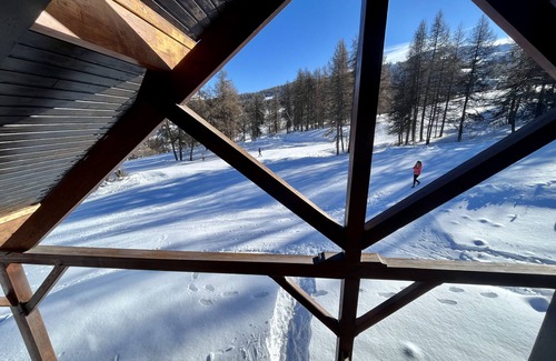 Risoul Ski Chalet | Chalet in front of the slopes at RISOUL 1850