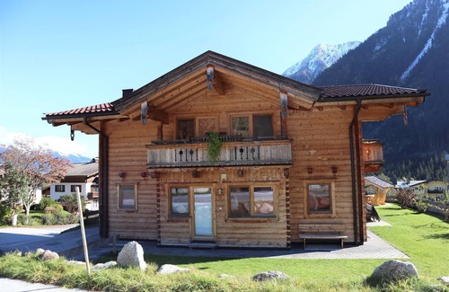Oberkrimml Ski Chalet | Chalet in Krimml near Europe's Highest Waterfall