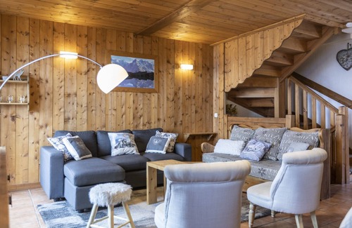 Les Eucherts Ski Chalet | Chalet Le Cervinia, 10 people, in the heart of La Rosière